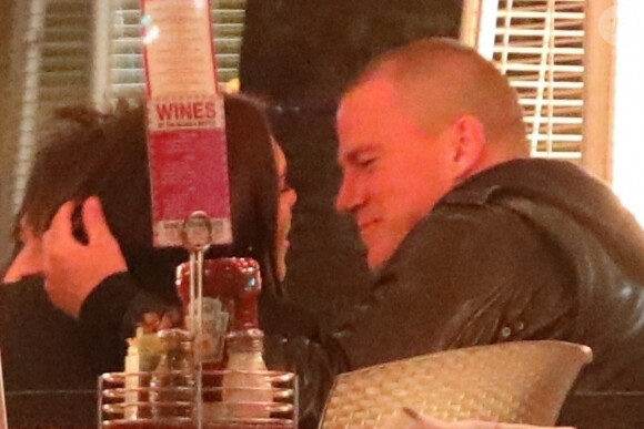 Exclusif - Jessie J et son compagnon Channing Tatum très amoureux pendant un dîner avec des amis dans un restaurant à West Hollywood, Los Angeles, Californie, Etats-Unis, le 4 april 2019.