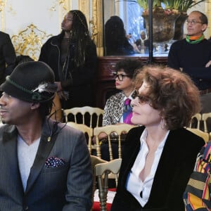 Fanny Ardant et Aïssa Maïga assistent au défilé Imane Ayissi, saison Haute Couture printemps-été 2020, à l'hôtel La Marois. Paris, le 23 janvier 2020.