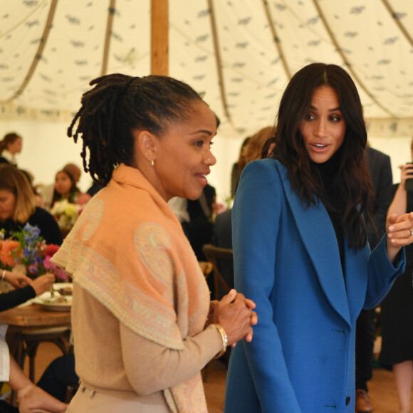 Doria Ragland, la mère de Meghan Markle, le prince Harry, duc de Sussex - Meghan Markle reçoit les femmes qui apparaissent dans le livre de recettes ""Together, our community cookbook"" au palais Kensington à Londres le 20 septembre 2018.