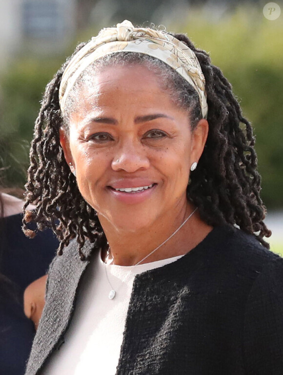 Meghan Markle et sa mère Doria Ragland arrivent à l'hôtel Cliveden House près de Windsor à la veille du Mariage du prince Harry et de Meghan Markle à Taplow le 18 mai 2018.