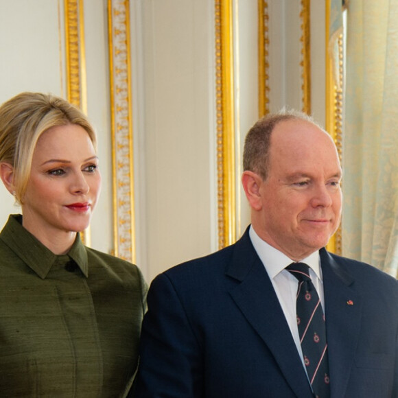 Le prince Albert et son épouse Charlene ont remis à Monsieur Jean Todt, Président de la Fédération Internationale d'Automobile, la distinction de Commandeur dans l'Ordre de Saint-Charles, le 26 janvier 2020 au palais princier. 