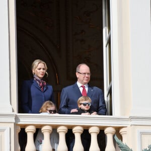 Le prince Albert II de Monaco, sa femme la princesse Charlène et leurs enfants le prince héréditaire Jacques et la princesse Gabriella ont assité depuis un balcon du Palais à la traditionnelle procession durant la célébration de la Sainte Dévote, Sainte patronne de Monaco, à Monaco le 27 janvier 2020. © Bruno Bebert / Bestimage