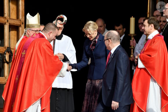 Le prince Albert II de Monaco et sa femme la princesse Charlene ont assisté à la traditionnelle messe durant la célébration de la Sainte Dévote, Sainte patronne de Monaco, à Monaco le 27 janvier 2020. c'est le dernier office religieux en Principauté pour Monseigneur Barsi. © Bruno Bebert/Bestimage
