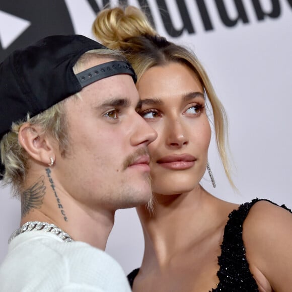 Justin Bieber et sa femme Hailey Baldwin Bieber au photocall de la première de la série documentaire lancée sur YouTube Originals "Justin Bieber: Seasons" au Regency Bruin Theatre de Los Angeles, Californie, Etats-Unis, le 27 janvier 2020.