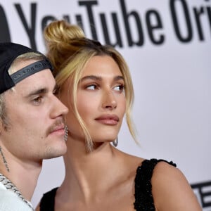 Justin Bieber et sa femme Hailey Baldwin Bieber au photocall de la première de la série documentaire lancée sur YouTube Originals "Justin Bieber: Seasons" au Regency Bruin Theatre de Los Angeles, Californie, Etats-Unis, le 27 janvier 2020.