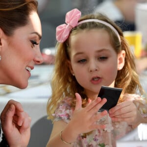 Kate Middleton, duchesse de Cambridge, lors d'un atelier organisé par le programme hospitalier de la National Portrait Gallery à l'Evelina Children's Hospital à Londres, Royaume Uni, le 28 janvier 2020.