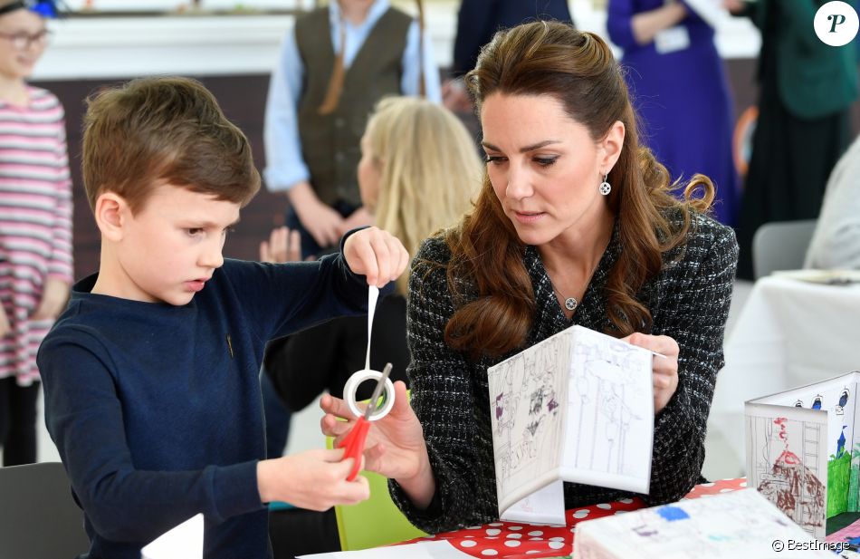 CASA REAL BRITÁNICA - Página 11 5368352-kate-middleton-duchesse-de-cambridge-l-950x0-2