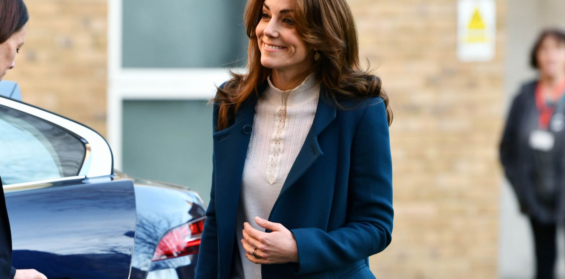 Kate Middleton Jean et brushing pour un petit déjeuner décontracté