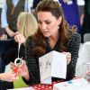 Catherine Kate Middleton, duchesse de Cambridge, visite un atelier du programme hospitalier de la National Portrait Gallery à l'hôpital pour enfants Evelina à Londres le 28 janvier 2020.