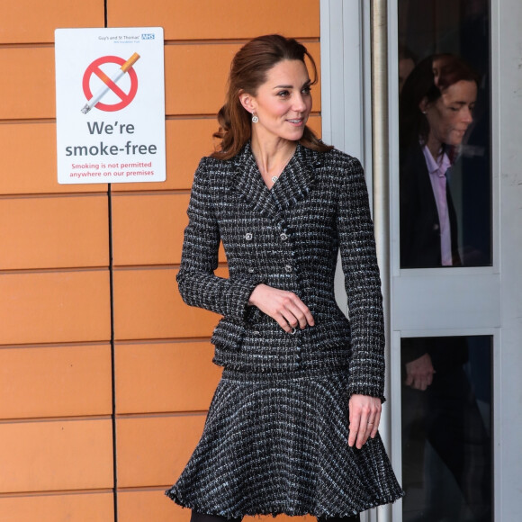 Catherine Kate Middleton, duchesse de Cambridge, visite un atelier du programme hospitalier de la National Portrait Gallery à l'hôpital pour enfants Evelina à Londres le 28 janvier 2020.