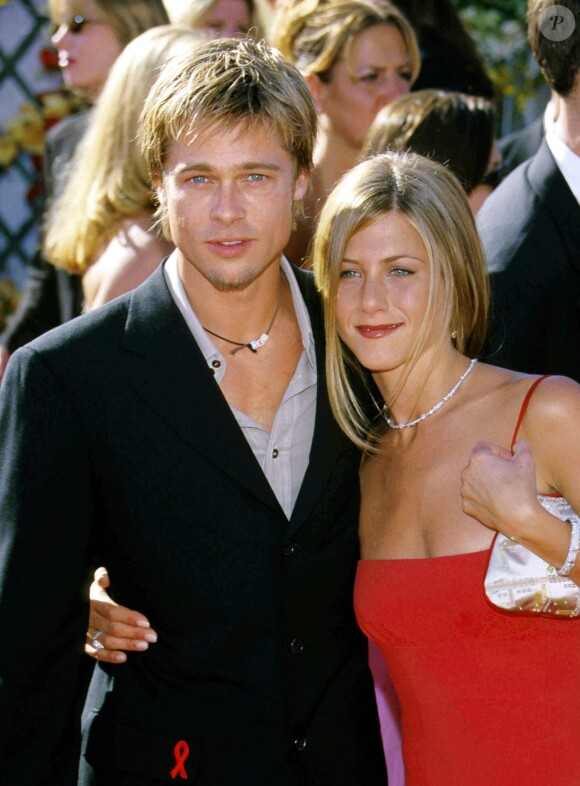 Brad Pitt et Jennifer Aniston le 23 novembre 2001.