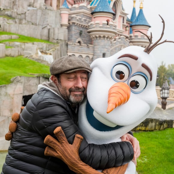 Kad Merad - People lors du lancement des nouvelles attractions au parc Disneyland à Paris. Le 16 novembre 2019 © Disney via Bestimage