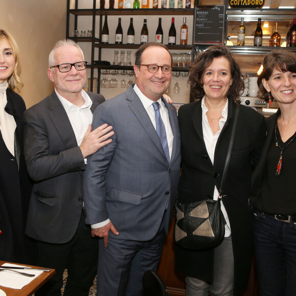 Exclusif - Julie Gayet, Thierry Frémaux, François Hollande, Delphine Gleize lors de l'exposition "Tokyo 1964 !" lors du du 7e Festival Sport, Littérature et Cinéma à l'Institut lumière à Lyon. Le 30 janvier 2020. © Pascal Fayolle/Bestimage