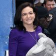 Sheryl Sandberg sort après avoir participé à l'émission ''Good Morning America'' à New York, le 24 avril 2017.