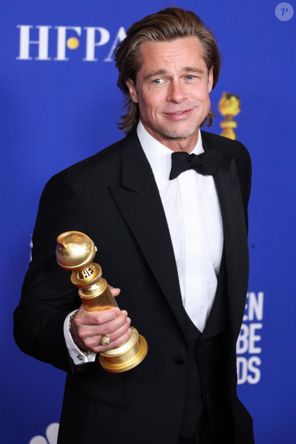 Brad Pitt lors de la Press Room (Pressroom) de la 77e cérémonie annuelle des Golden Globe Awards au Beverly Hilton Hotel à Los Angeles le 5 janvier 2020.