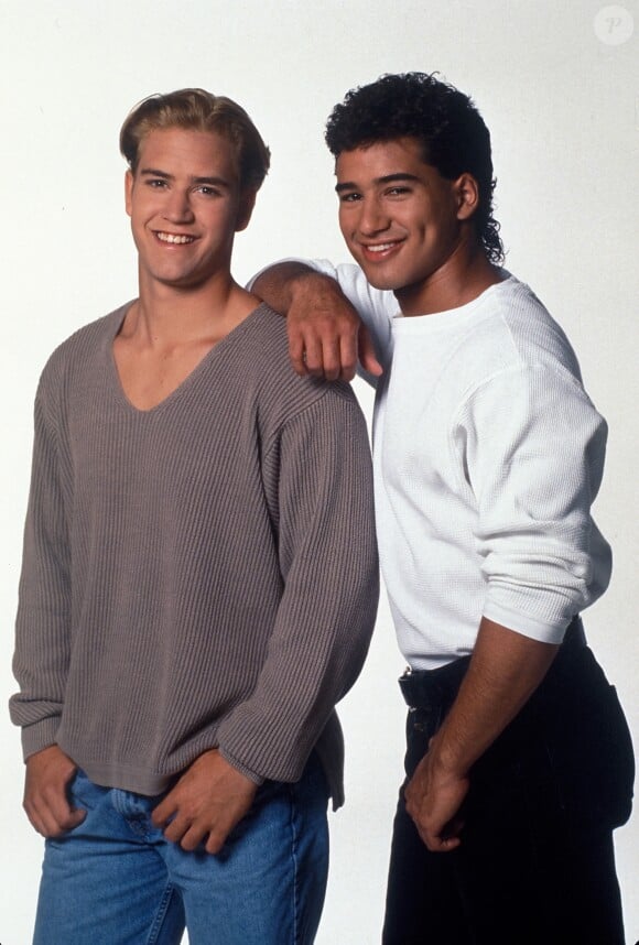 Mark-Paul Gosselaar et Mario Lopez à l'époque de "Sauvés par le gong", 1993.