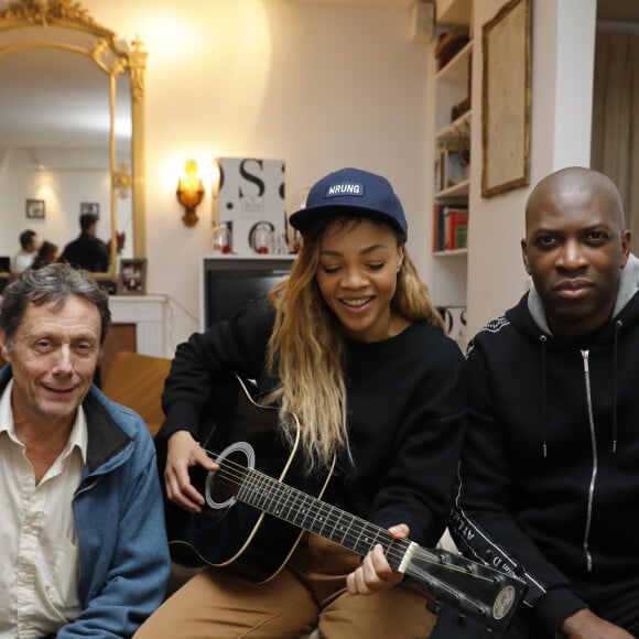 Exclusif - Antoine De Maximy, Louisy Joseph et le chanteur Yannick (Yannick M'Bolo) - Soirée Crêpes Party chez Christophe Leroy à Paris, France, le 4 février 2020. © Ausset Lacroix-Bellak-LMS/Bestimage