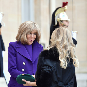 La première dame Brigitte Macron accueille Fabiola Yanez, la femme du président de l'Argentine, au palais de l'Elysée à Paris le 5 février 2020. © Giancarlo Gorassini / Bestimage