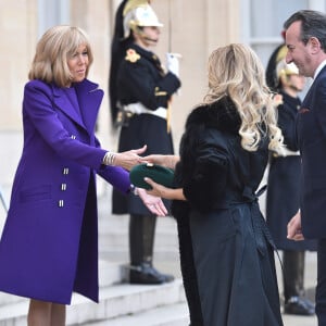 La première dame Brigitte Macron accueille Fabiola Yanez, la femme du président de l'Argentine, au palais de l'Elysée à Paris le 5 février 2020. © Giancarlo Gorassini / Bestimage
