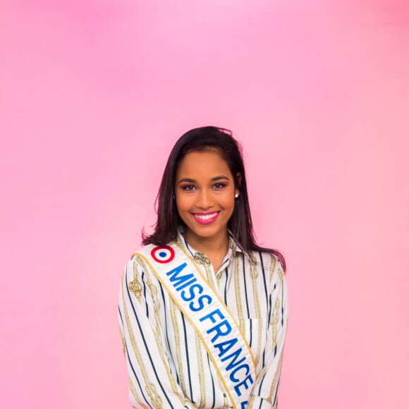 Exclusif - Rendez-vous avec Miss France 2020, Clémence Botino dans les locaux de Webedia lors d'une interview pour Purepeople à Levallois-Perret le 29 janvier 2020. © Tiziano da Silva/Bestimage