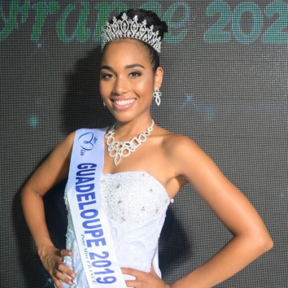 Clémence Botino, Miss Guadeloupe 2019, se présentera à l'élection Miss France 2020 le 14 décembre 2019.