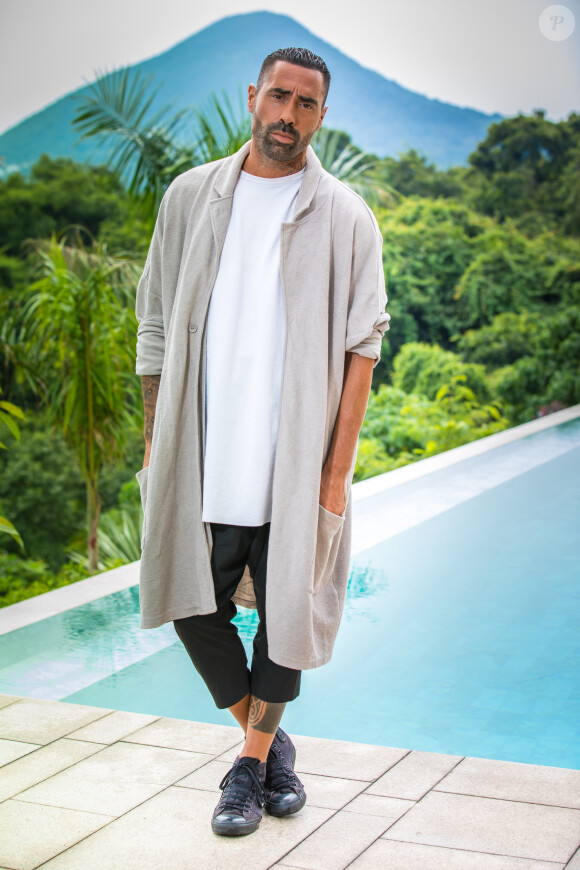 Photo officielle du casting des "Anges 12" - NRJ12