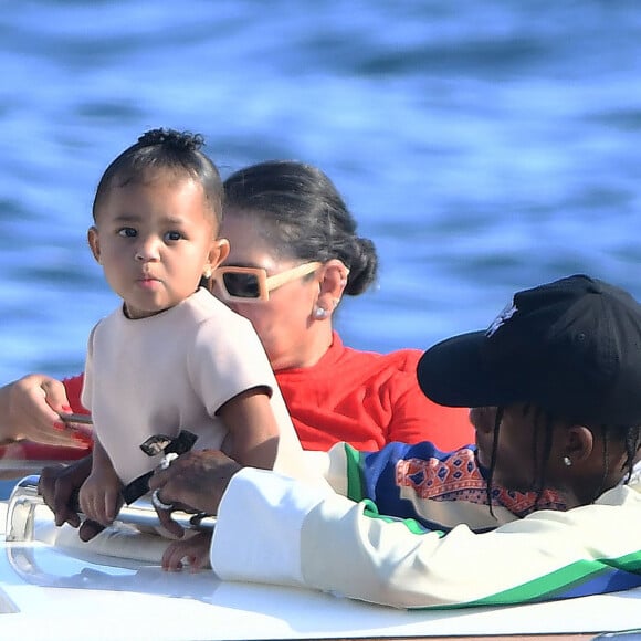 Stormi Webster, Travis Scott, Kylie Jenner, Yris Palmer, sa fille Ayla, Amber Asaly - Le clan Jenner quitte l'Hôtel du Cap-Eden-Roc après un déjeuner en famille au Cap d'Antibes le 14 août 2019.