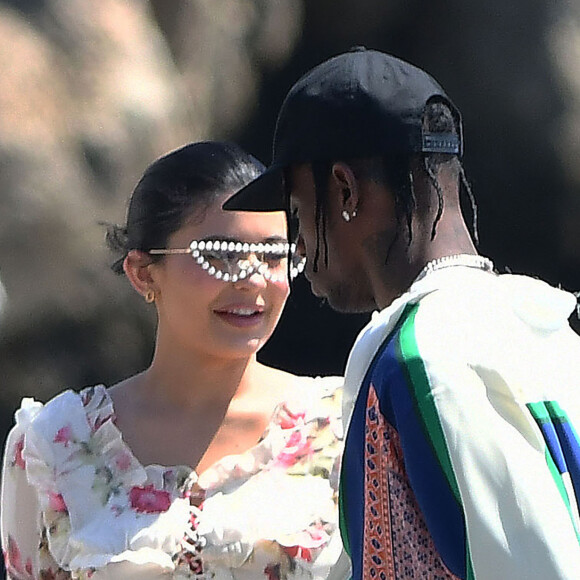 Kylie Jenner, Travis Scott - Le clan Jenner arrive à l'Hôtel du Cap-Eden-Roc pour un déjeuner en famille au Cap d'Antibes le 14 août 2019.