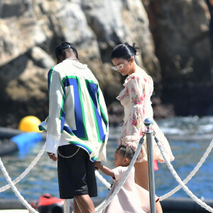 Travis Scott, Kylie Jenner, Stormi Webster - Le clan Jenner arrive à l'Hôtel du Cap-Eden-Roc pour un déjeuner en famille au Cap d'Antibes le 14 août 2019.