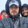 Kev Adams en vacances avec ses frères, le 11 février 2020.