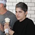 Exclusif - Selma Blair et son ami Ron Carlson sont allés acheter des glaces après avoir déjeuné ensemble à Los Angeles, le 10 février 2020