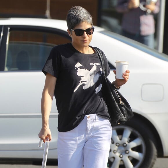 Exclusif - Selma Blair dans le quartier de Studio City. Le 13 février 2020.