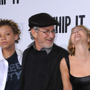 Steven Spielberg, ses filles Mikaela et Destry, avec Drew Barrymore et Ellen Page à Los Angeles en 2009.