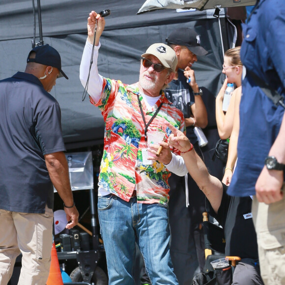 Steven Spielberg - Steven Spielberg sur le tournage de West Side Story dans le quartier de Harlem à New York, le 14 juillet 2019
