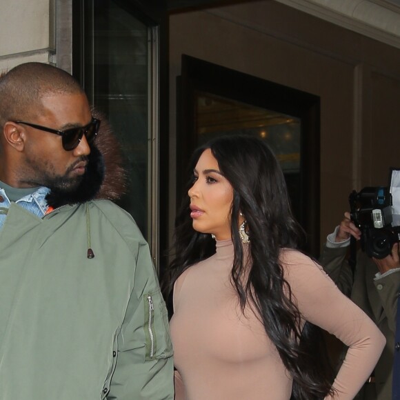 Kim Kardashian et son mari Kanye West se baladent ensemble à New York le 5 février 2020.