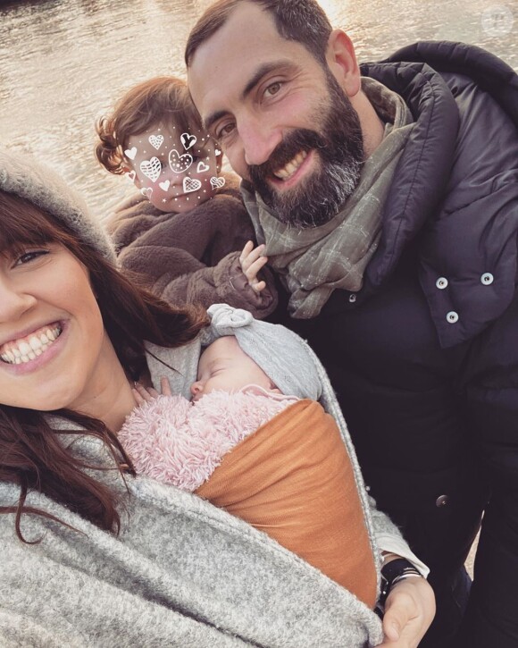 Tiffany et Justin de "Mariés au premier regard" avec leurs filles Zélie et Romy, le 15 janvier 2020