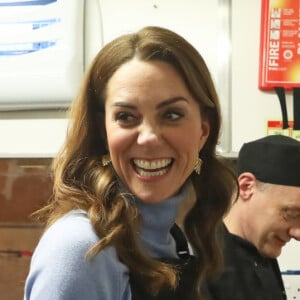 Catherine (Kate) Middleton, duchesse de Cambridge, lors d'une visite d'un café social pour rencontrer des habitants pour son enquête sur la petite enfance à Aberdeen, Écosse, Royaume Uni, le 12 février 2020.