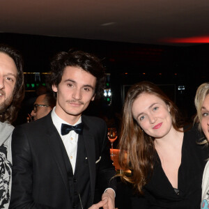 Exclusif - Valérie Damidot, sa fille Roxanne, son fils Norman, et son compagnon Régis - Valérie Damidot aux platines du restaurant La Gioia lors de la soirée "Les musiques de la Gioia" à Paris, le 17 décembre 2014.