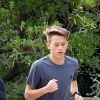 Exclusif - Reese Witherspoon et son fils Deacon Reese Phillippe font un jogging à Santa Monica, Los Angeles, Californie, Etats-Unis, le 19 novembre 2018.