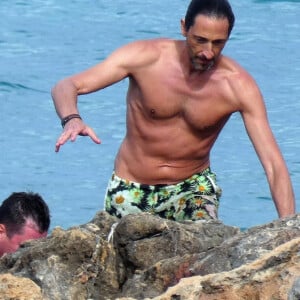 Exclusif - L'acteur américain Adrien Brody se baigne dans les eaux chaudes d'Ibiza, Ibiza, le 8 juillet 2019.