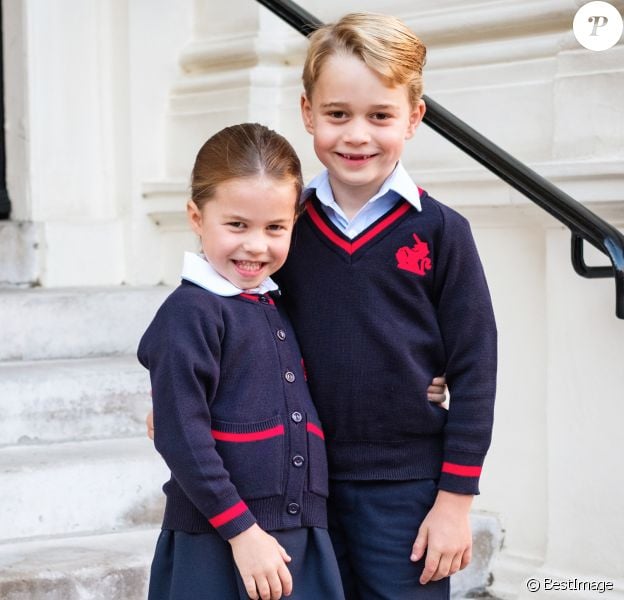 Le prince William et Kate Middleton, duchesse de Cambridge, emmènent leur fille la princesse Charlotte de Cambridge avec leur fils le prince George à l'école "Thomas's Battersea" le jour de la rentrée scolaire, le 5 septembre 2019.