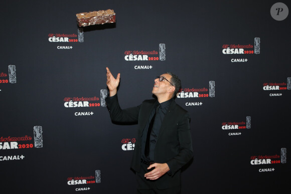 Roschdy Zem (César du meilleur acteur pour le rôle de Yacoub Daoud dans "Roubaix, une lumière") lors de la 45ème cérémonie des César à la salle Pleyel à Paris le 28 février 2020 © Dominique Jacovides / Olivier Borde / Bestimage