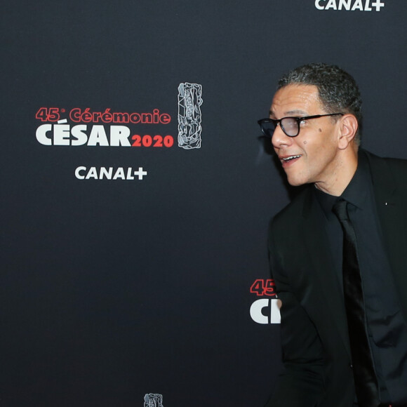 Roschdy Zem (César du meilleur acteur pour le rôle de Yacoub Daoud dans "Roubaix, une lumière") lors de la 45ème cérémonie des César à la salle Pleyel à Paris le 28 février 2020 © Dominique Jacovides / Olivier Borde / Bestimage