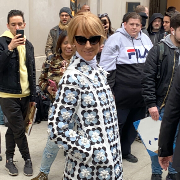 Céline Dion salue ses fans à New York, le 3 mars 2020.