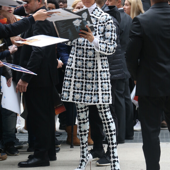 Céline Dion salue ses fans à New York, le 3 mars 2020.