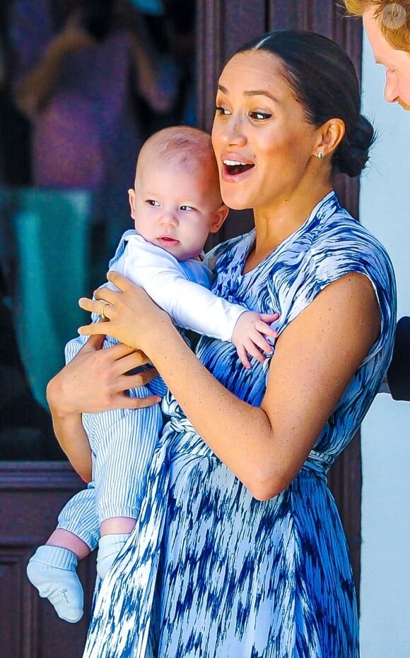 Le prince Harry et Meghan Markle présentent leur fils Archie à Desmond Tutu à Cape Town, Afrique du Sud le 25 septembre 2019.