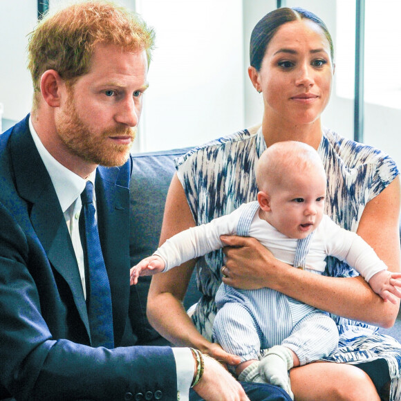 Le prince Harry et Meghan Markle présentent leur fils Archie à Desmond Tutu à Cape Town, Afrique du Sud le 25 septembre 2019.