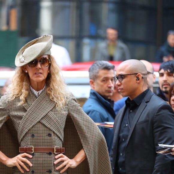 Céline Dion prend la pose pour les photographes à New York, le 5 mars 2020.