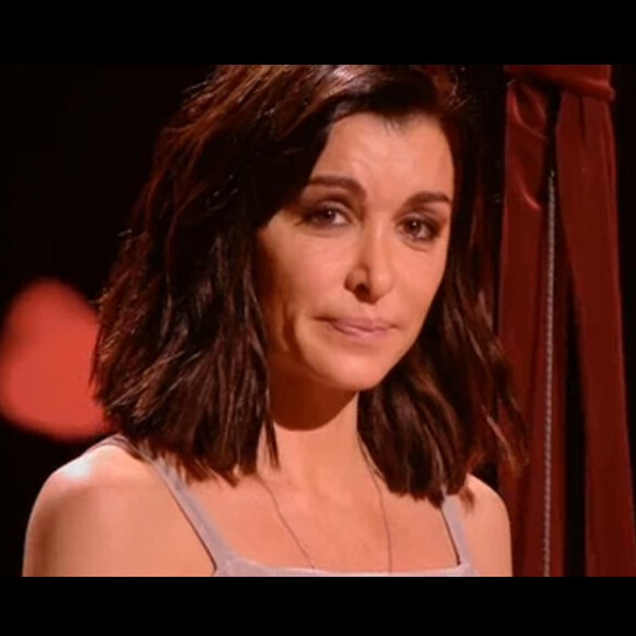 Jenifer émue lors du concert des Enfoirés, sur TF1, le 6 mars 2020.
