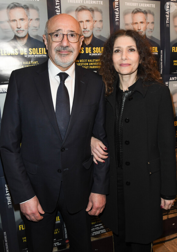 Exclusif - Francis Kalifat (président du CRIF) et sa femme Corinne - Générale de la pièce "Fleurs de Soleil" au théâtre Antoine à Paris le 27 février 2020. © Coadic Guirec/Bestimage